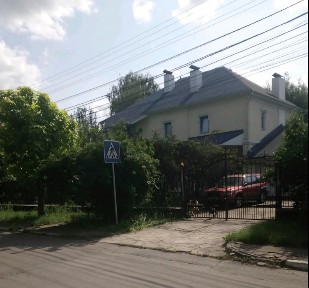Продаж добротного будинку на 12 сотках землі.