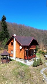 Продаж будинку в центрі с. Шешори біля лісу 16.5 сот землі, неподалік гірська річка, поруч розвинена інфраструктура Без комісії Дуже вдала інвестиція!