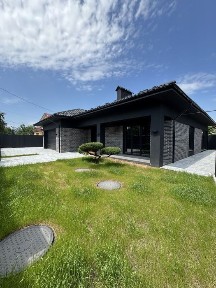 Сучасний одноповерховий будинок сучасного планування