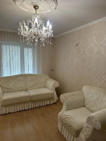 Космос, Комарова. Класна трикімнатна!