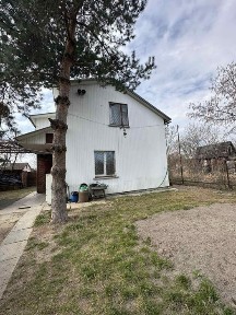 Продається цегляна дача в межах міста