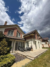 Продаж будинку з ремонтом 330 м2 в преміальному КМ «Панська Гора»