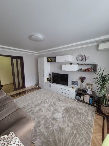 Продам 3к квартиру Київ Симиренка 25А.