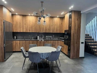 Продаж Будинок Оболонь Вул. Богатирська 145 м² 3 Спальні 3 Санвузли Ділянка 4 Сотки Вихід До Води Тераса 20 м Генератор Автономність Паркінг 2 Авто