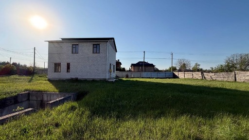 Продаж двоповерхового цегляного будинку 18 соток с. Рожівка
