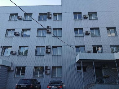 Окремо розташована офісно-складська будівля 4920 м²