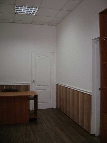 Продаж офісного приміщення 28.1 кв. м. на 0 поверсі на вул. Кінна 14, чотириповерхова будівля • ID 34347065