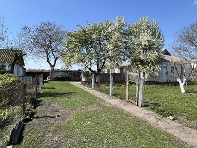 Ексклюзив. Продам хороший будинок зі зручностями на жилій вулиці Узина
