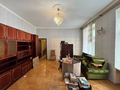 Без комісії! Продаж 2-кім. 65м2, стелі 3.8м під ремонт в царському будинку біля метро Золоті Ворота 5 хв, вул. Прорізна 18/1Г