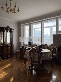 Урядовий квартал Продаж 3-к квартири 106 м2 в історичній частині Києва