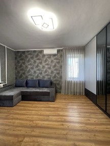 Продам 2-комнатную квартиру на ул. Академика Королёва.