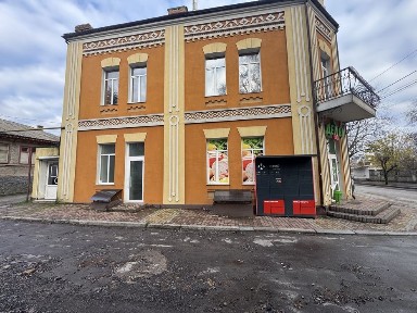 Оренда 70кв. м вул. Садова.