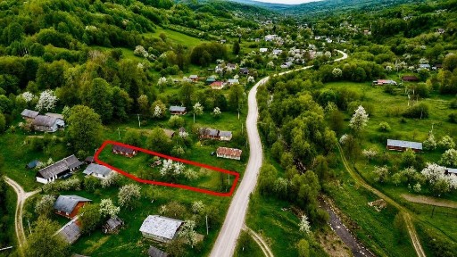 Будинок з ділянкою в карпатському селі Орів