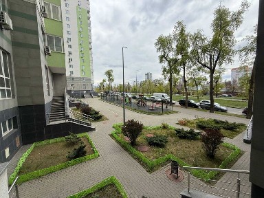Фасадне приміщення в оренду, вул. Академіка Вернадського, 24 (170 кв. м.)