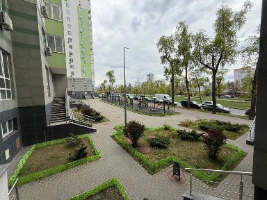 Фасадне приміщення в оренду, вул. Академіка Вернадського, 24 (170 кв. м.)