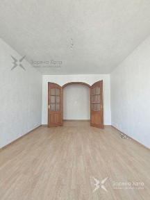 На продаж трикімнатна квартира Мінська