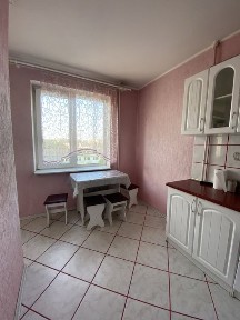Подобово посуточно 4 кім вул. Комарова від 2 до 8 людей