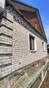 Продаж будинку в ближньому пригороді. Торг.