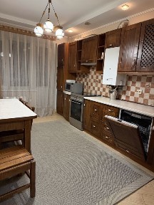 Продаж 4 кімнатноі квартири