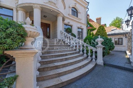 Продаж будинку 1399.7 м², Дубенська вул., 17