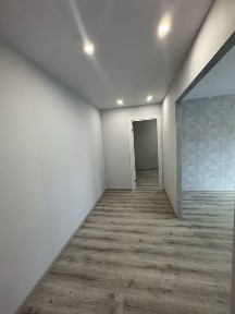 Продається 2х кімнатна квартира поруч з Велмартом
