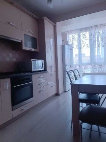Київська обл., Києво-Святошинський район, с. Петропавлівська Борщагівка, Фізкультурний пров., 25