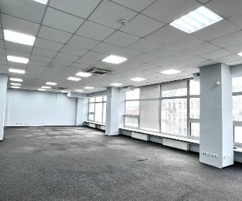 Автономний поверх в БЦ. 289 кв. м. Центр. Площа Українських Героїв