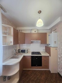 1 кімнатна з балконом, укомплектована, парк Незнайко