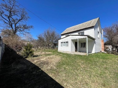Продаж будинку біля лісу
