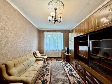 Продам 3-кімнатну квартиру по вулиці Академіка Янгеля. Гарна локація