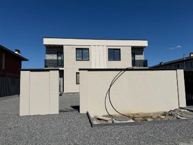 Продаж будинку в Ужгороді; Дуплекс 150м2; котеджне містечко New Village