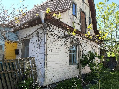 Дерев'яний будинок з газом, ділянкою 73сот. (фасад якої 60м. ).Київ 50км.
