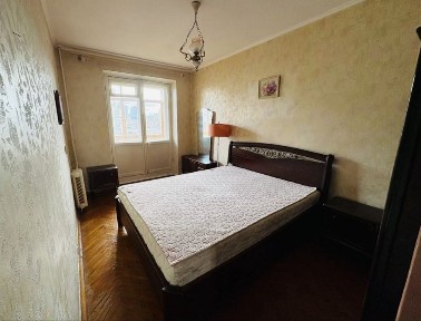 Продаж 3 кімнатної квартири ЦЕНТР Києва / метро Палац спорту / ІНВЕСТИЦІЯ / світло не вимикають є газ