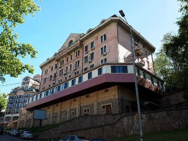 Продаж офісного приміщення 800 м2, перший поверх