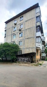 Комерційне приміщення вул. Любомира Гузара, 16