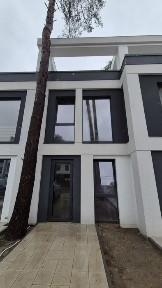 Таунхаус з газом та теплою підлогою, з 2 терасами, центр. комунікації