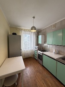 Продам двокімнатну квартиру на Казимира Любомирського