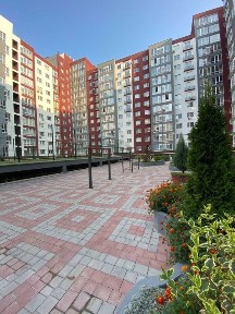 Двокімнатна, в центрі, продам 2-кімн квартиру 50м2 Княгинин Набережна