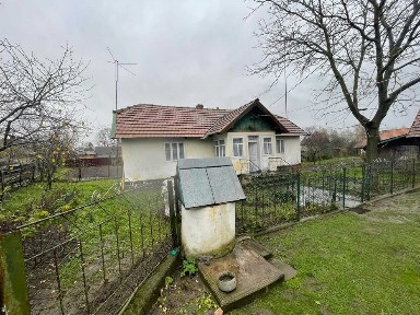 Продається будинок у селі Черневе, за 16 км до польського кордону