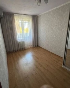 2 - комн. 50 м. кв. 12 квартал. Жилое состояние.