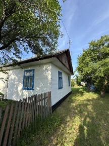 Продається половина будинку
