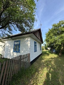 Продається половина будинку