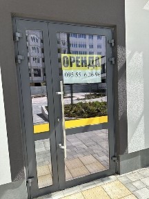 Оренда комерційного приміщення м. Бровари Симона Петлюри 28а 48 м. кв. Фасад, світле.