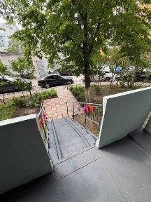 Фасадне приміщення під офіс, салон краси, медкабінет ст. м. Позняки 3 хв.