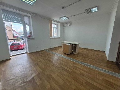 Офіс 30м2. Окрема вхідна група. Самий центр міста