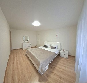 Без комісії! Продається 3-кімнатна квартира 75 м² з ремонтом, гардеробною та укриттям. Пров. Моторний, 5/7