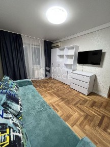 Дніпровська набережна, 7А