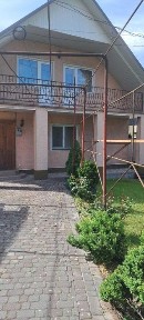 Продається просторий будинок в с. Нересниця