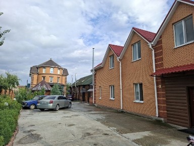 2 капітальні багатоквартирні будинки+2 бані для бізнесу