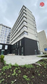 Продаж фасадного приміщення в бізнес-центрі